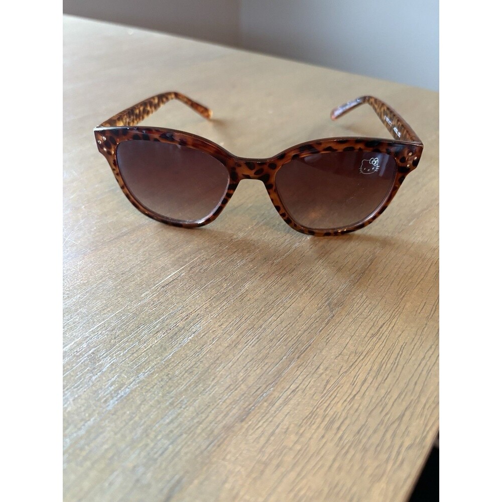 Sanrio Hello Kitty Women’s Sunglasses Brown Cat Eye Tortoise Rare Stylish Trendy
